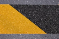Sale MOTTEZ Adhésif de signalisation rugueux jaune/noir 5m x 50mm