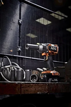 AEG Boulonneuse à chocs 18V BRUSHLESS, 785 Nm, 2 batteries x 4Ah