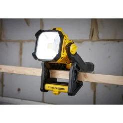 Sale STANLEY Lampe projecteur V20 Lithium 18V sans batterie