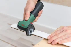 BOSCH Meuleuse 1 main sans-fil EasyCut&Grind