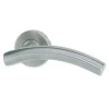 Poignée de porte sur rosace tuba inox mat
