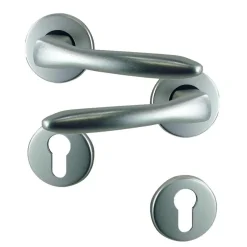 Sale Poignée de porte sur rosace vars alu argent cylindre