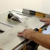 PEUGEOT OUTILLAGE Scie de table avec aspirateur
